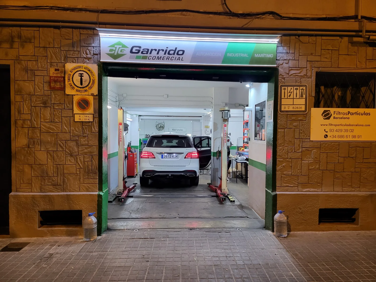 Fachada del taller de filtros de partículas en Nou Barris, Barcelona