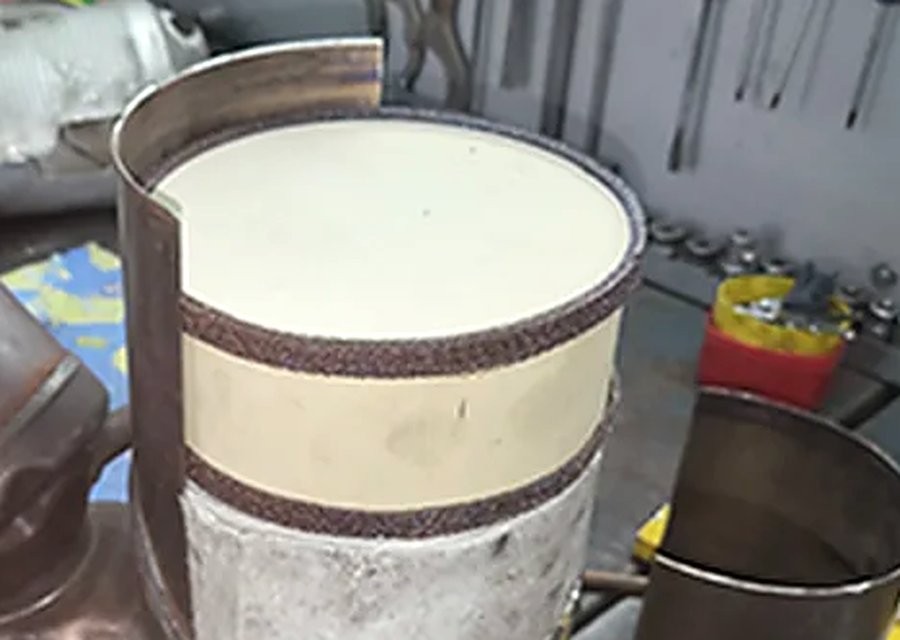 Filtro de partículas recién limpiado en el banco del taller